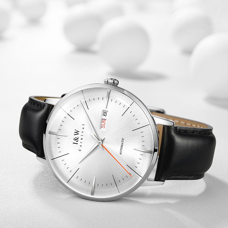 Orologio Automatico Ultra Sott - Men'S Fashion Week 2026 recensione e prezzo